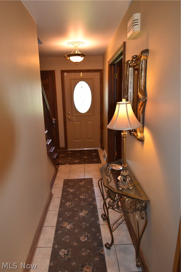 7844 South Raccoon Road Canfield, OH 44406 - Photo 12 of 30 Attractive tiled foyer