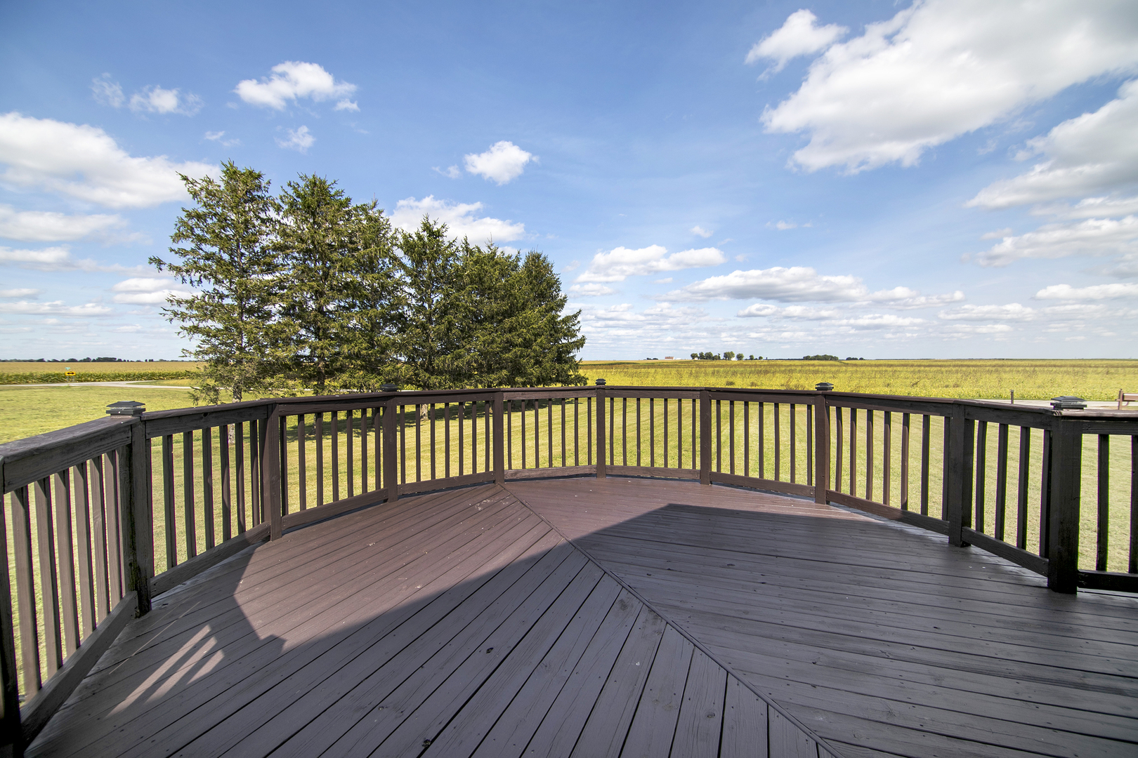 2695 North 1000 East Road Ashkum, IL 60911 - Photo 28 of 31 a view of wooden floor with a balcony