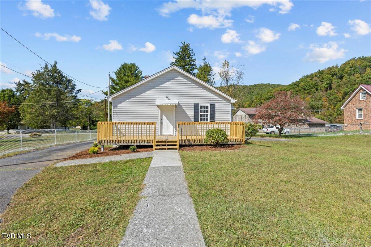 117 Cates Corner Road Hampton, TN 37658 - Photo 11 of 29 11-128A5480