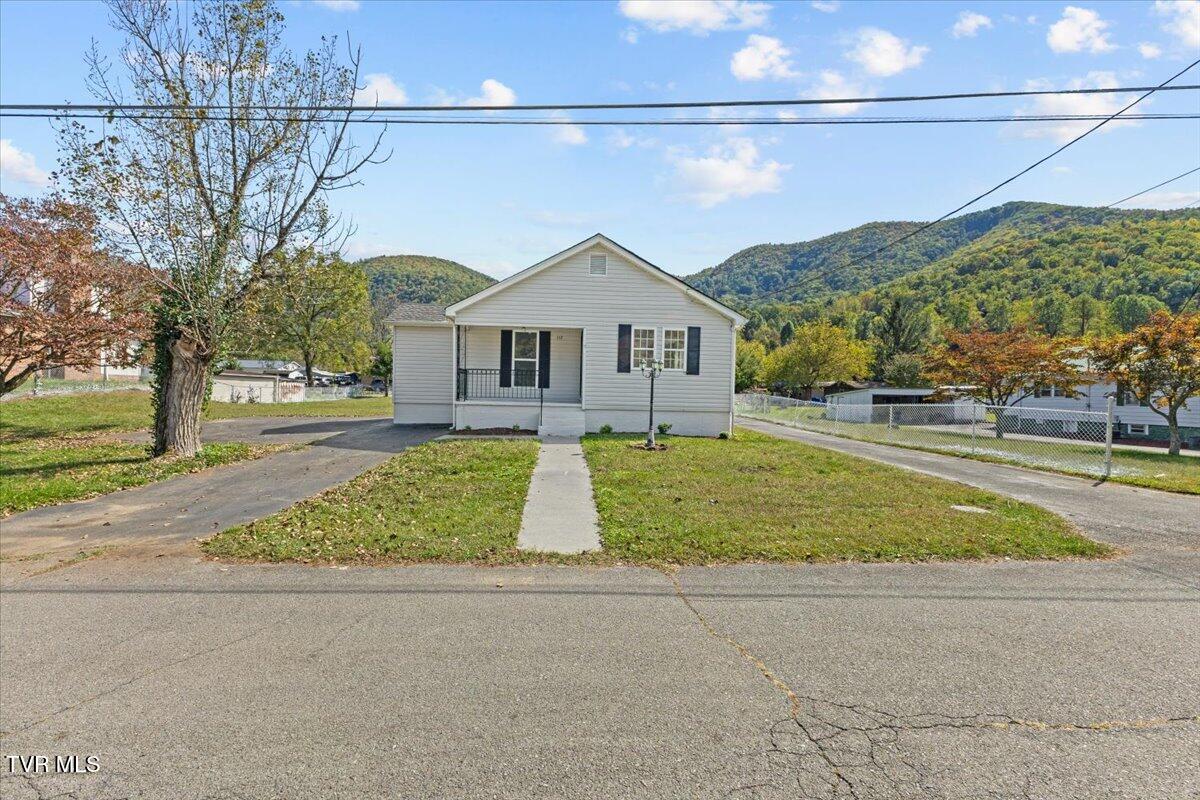 117 Cates Corner Road Hampton, TN 37658 - Photo 3 of 29 02-128A5453