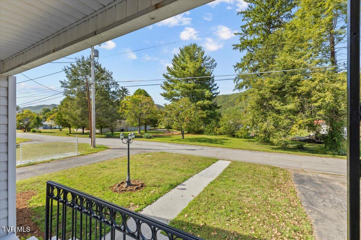 117 Cates Corner Road Hampton, TN 37658 - Photo 6 of 29 29-128A5538