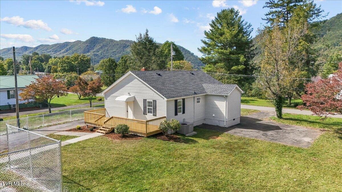 117 Cates Corner Road Hampton, TN 37658 - Photo 10 of 29 30-DJI_20251004143728_0063_D