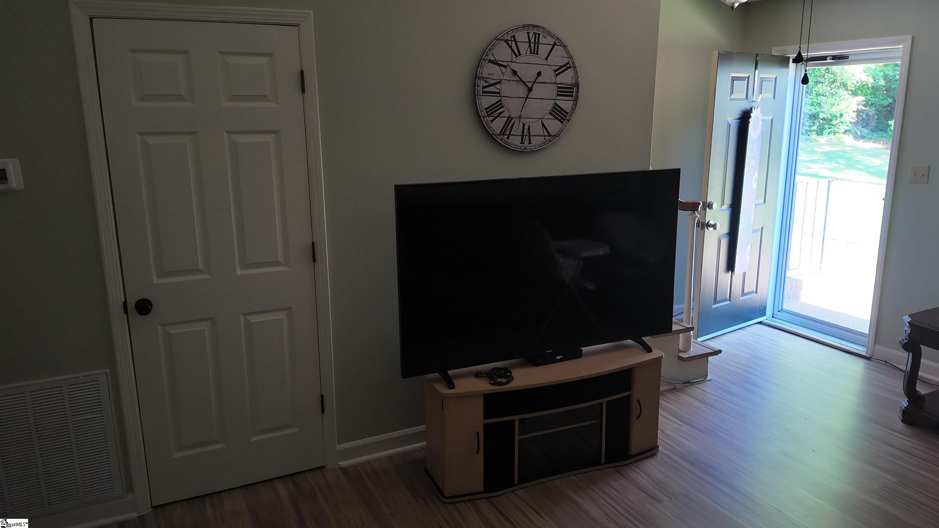 1462 Dover Road, Unit D Spartanburg, SC 29301 - Photo 4 of 30
