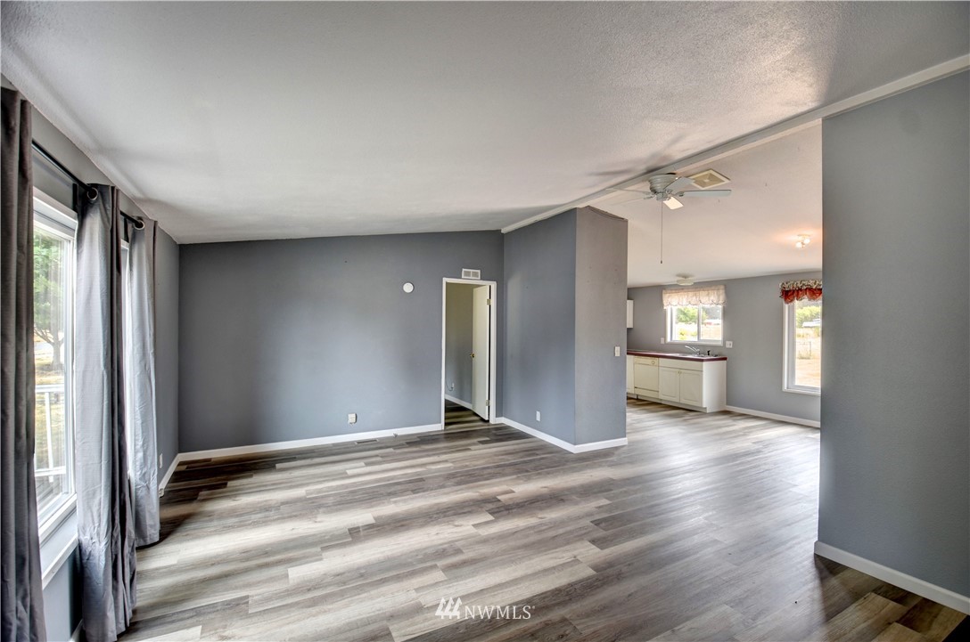 17202 Camas Run Lane Southwest Rochester, WA 98579 - Photo 3 of 25