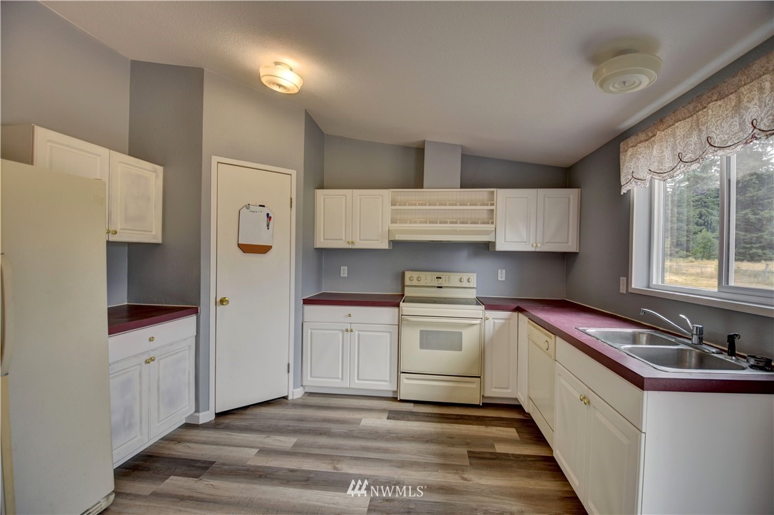 17202 Camas Run Lane Southwest Rochester, WA 98579 - Photo 8 of 25
