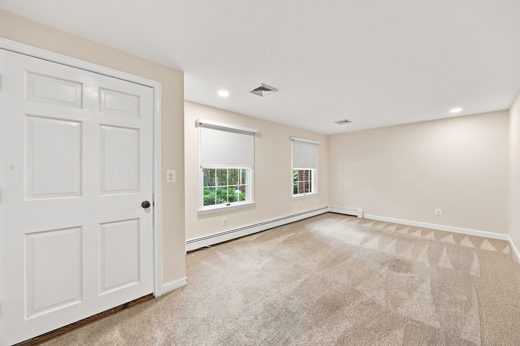 81 Warren Road Townsend, MA 01469 - Photo 7 of 40 Gallery Image 7