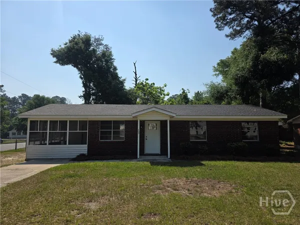 $1,600 | 309 East 3rd Street, Springfield, GA 31329