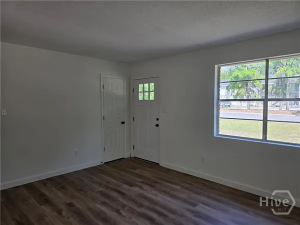$1,600 | 309 East 3rd Street, Springfield, GA 31329