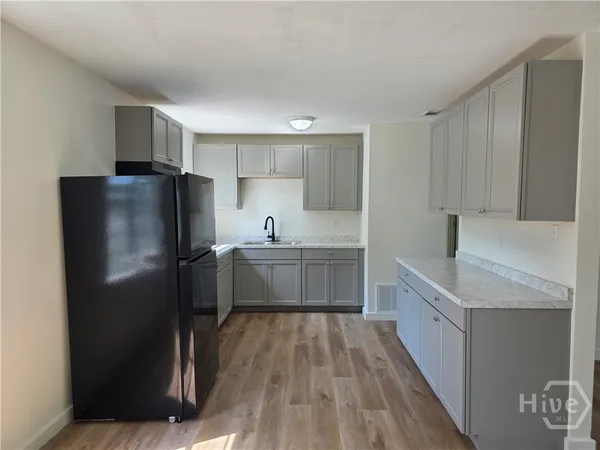 $1,600 | 309 East 3rd Street, Springfield, GA 31329