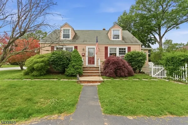$615,000 | 9 Albert Street, Pequannock, NJ 07444