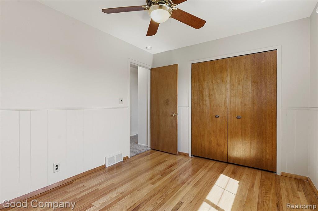 32848 Rugby Drive Warren, MI 48088 - Photo 23 of 42