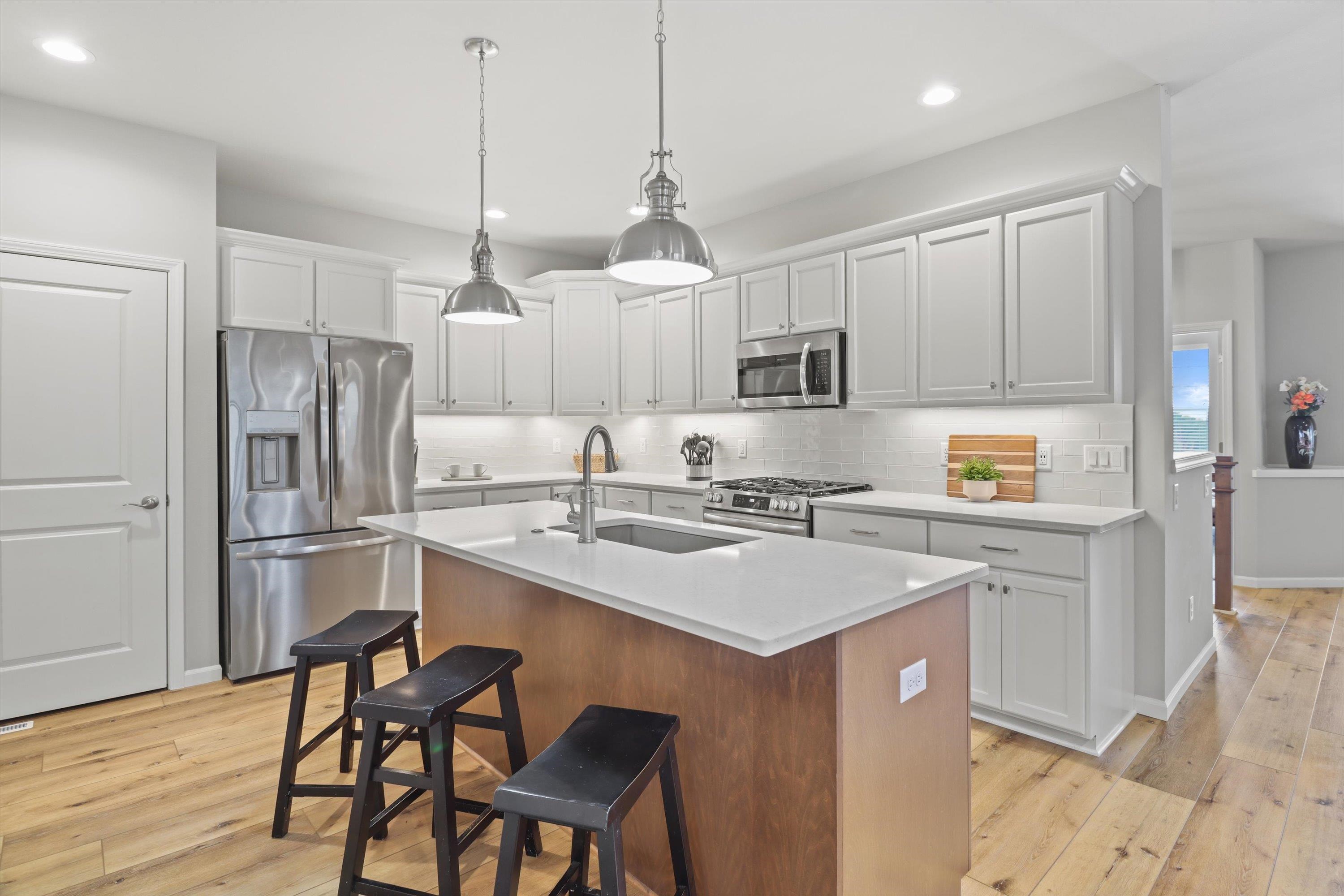 678 Hillcrest Drive Waunakee, WI 53597 - Photo 13 of 35