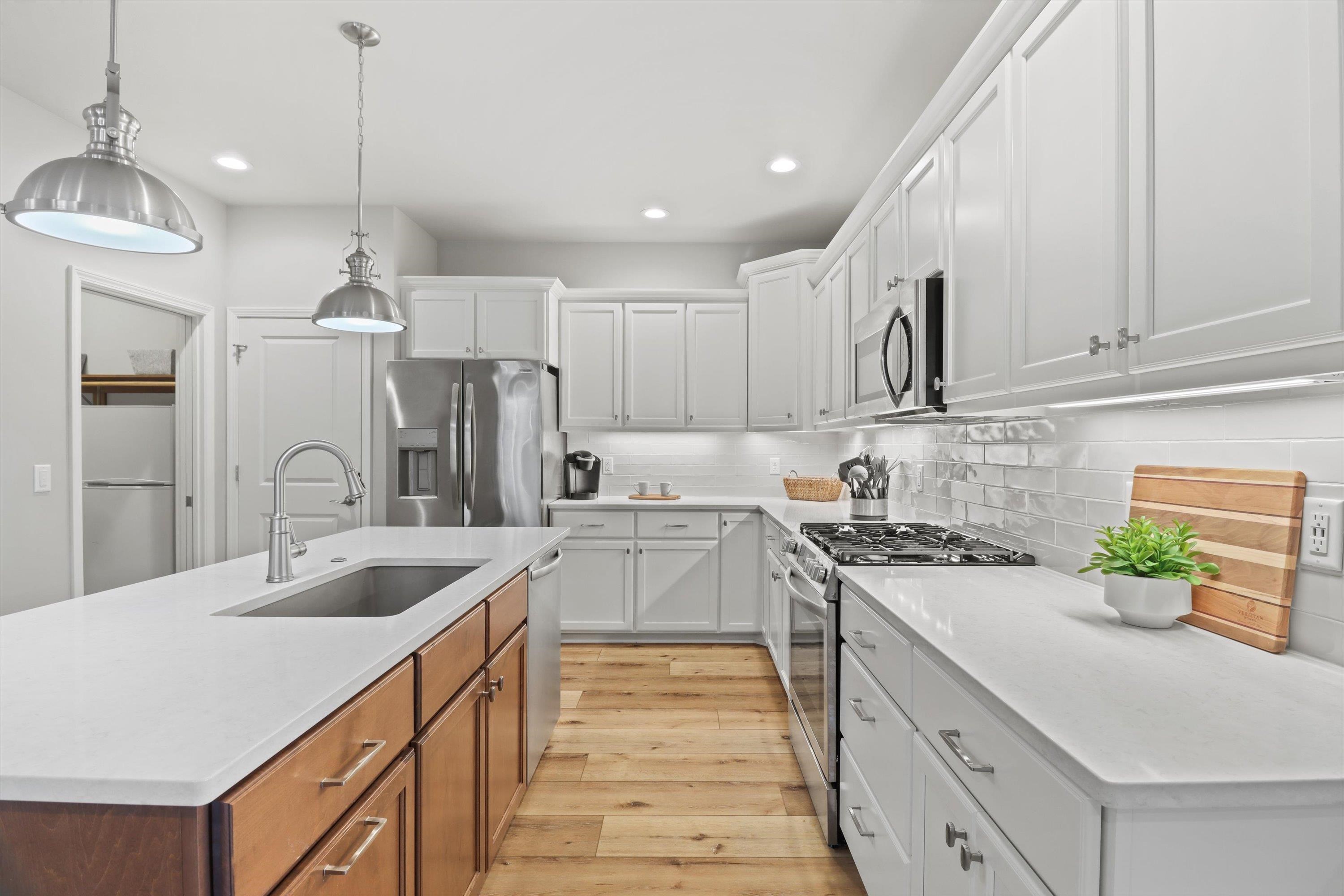 678 Hillcrest Drive Waunakee, WI 53597 - Photo 2 of 35