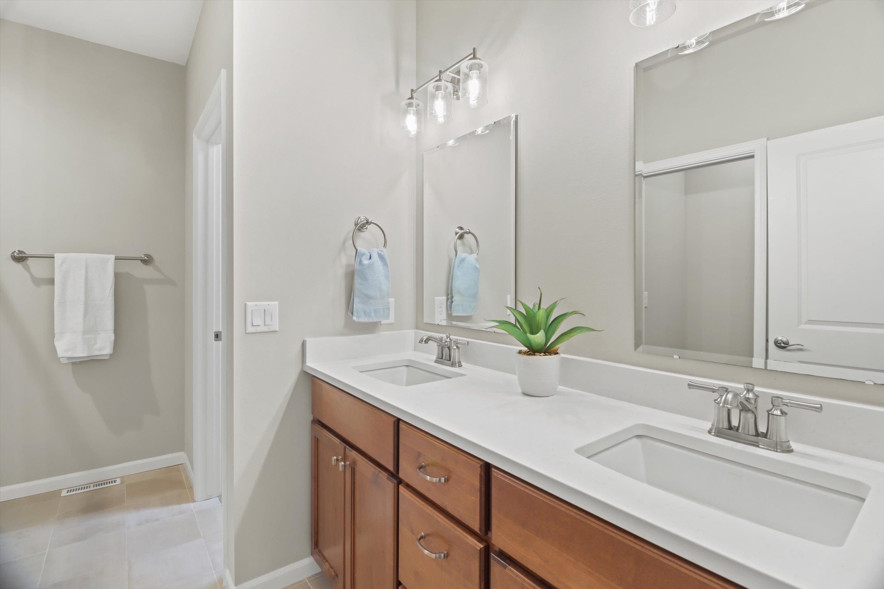 678 Hillcrest Drive Waunakee, WI 53597 - Photo 21 of 35