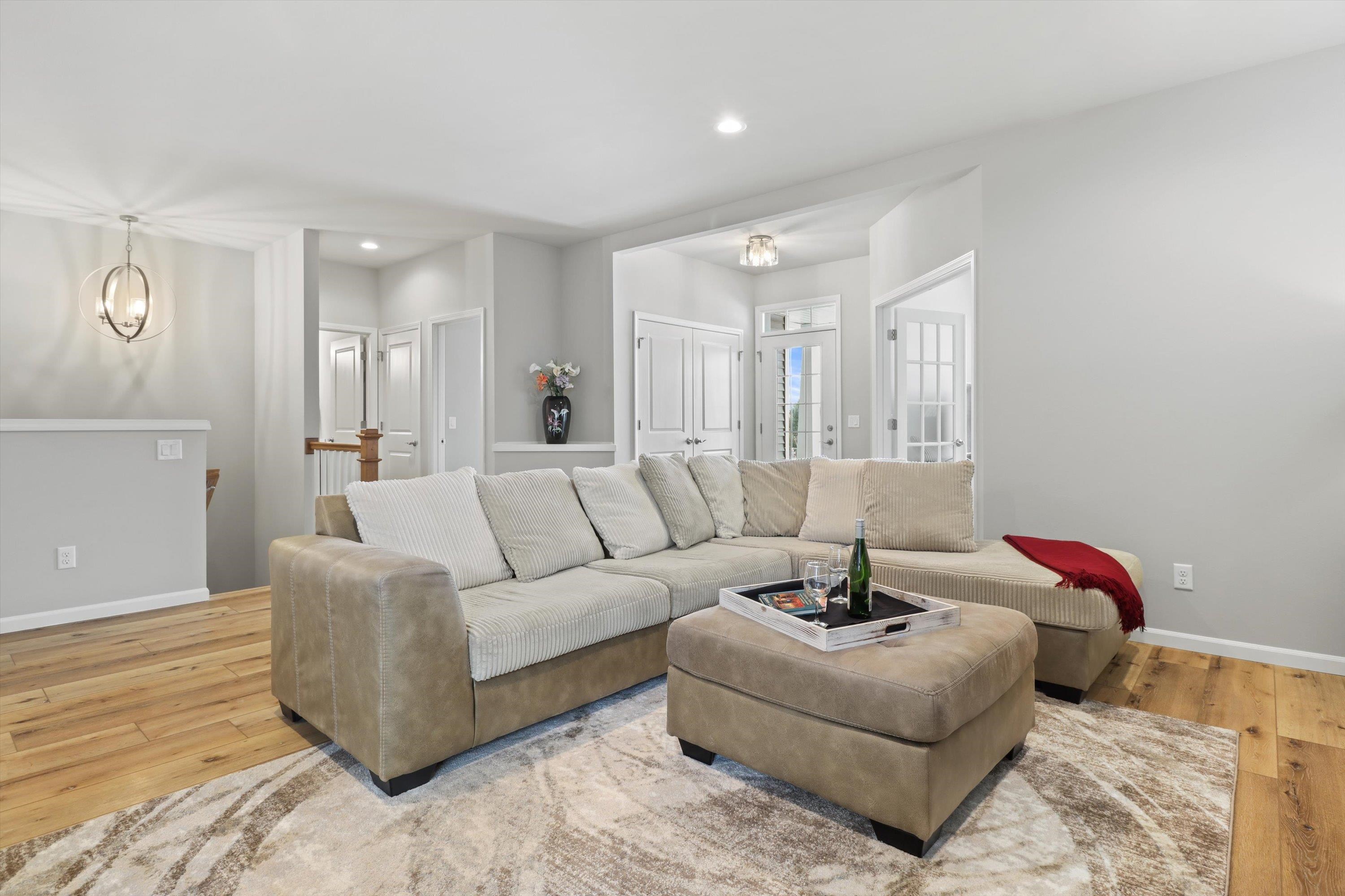 678 Hillcrest Drive Waunakee, WI 53597 - Photo 8 of 35