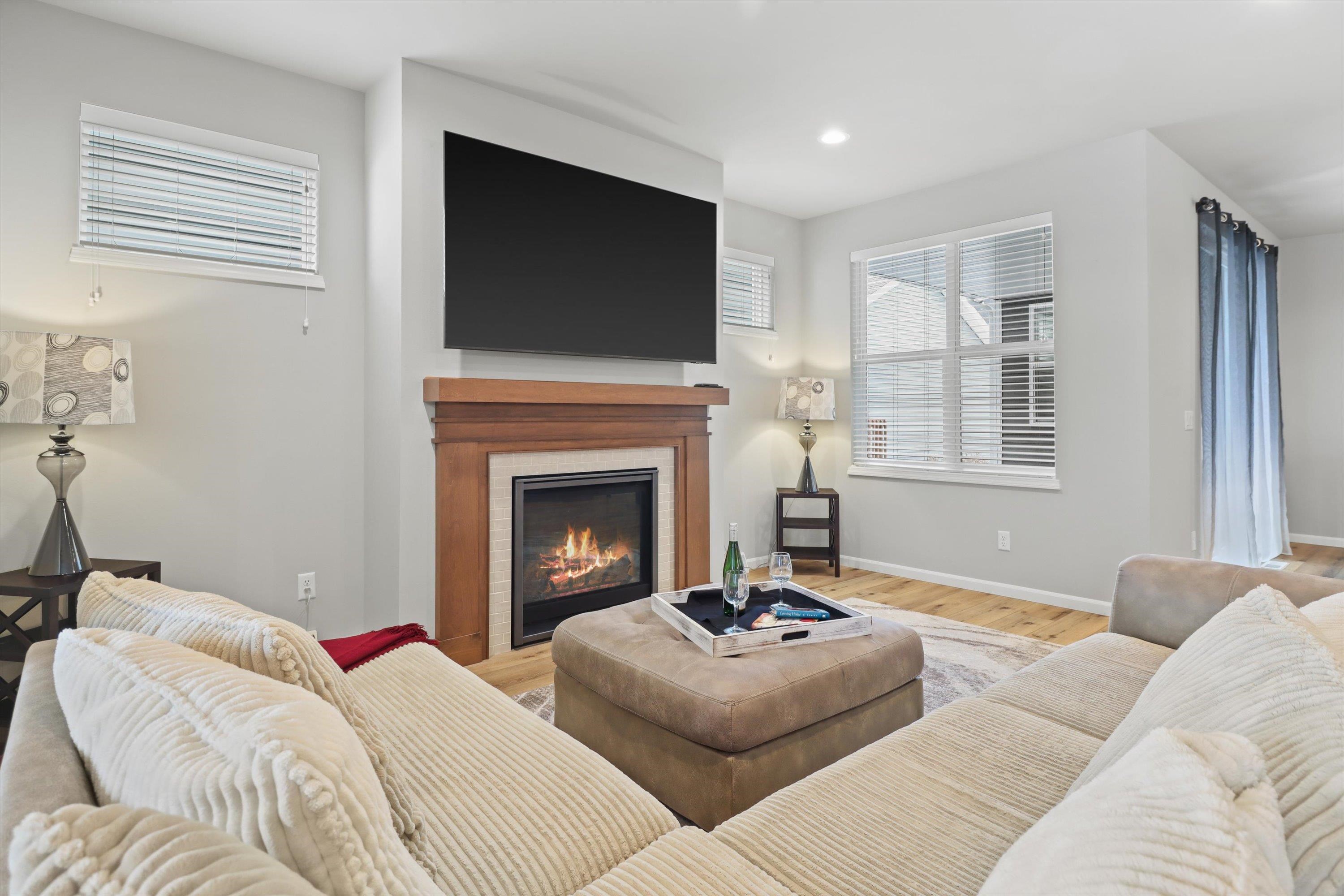 678 Hillcrest Drive Waunakee, WI 53597 - Photo 9 of 35