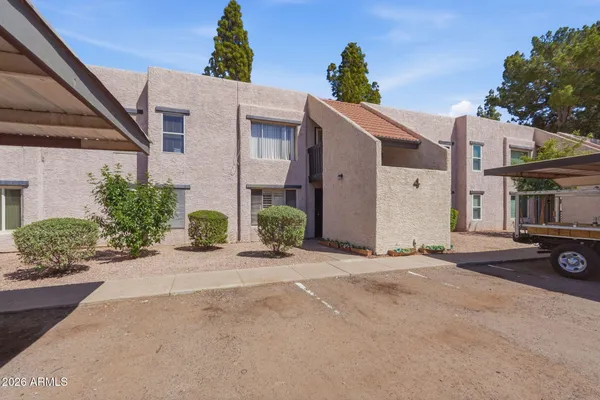 $215,000 | 1927 East Hampton Avenue, Unit 221, Mesa, AZ 85204