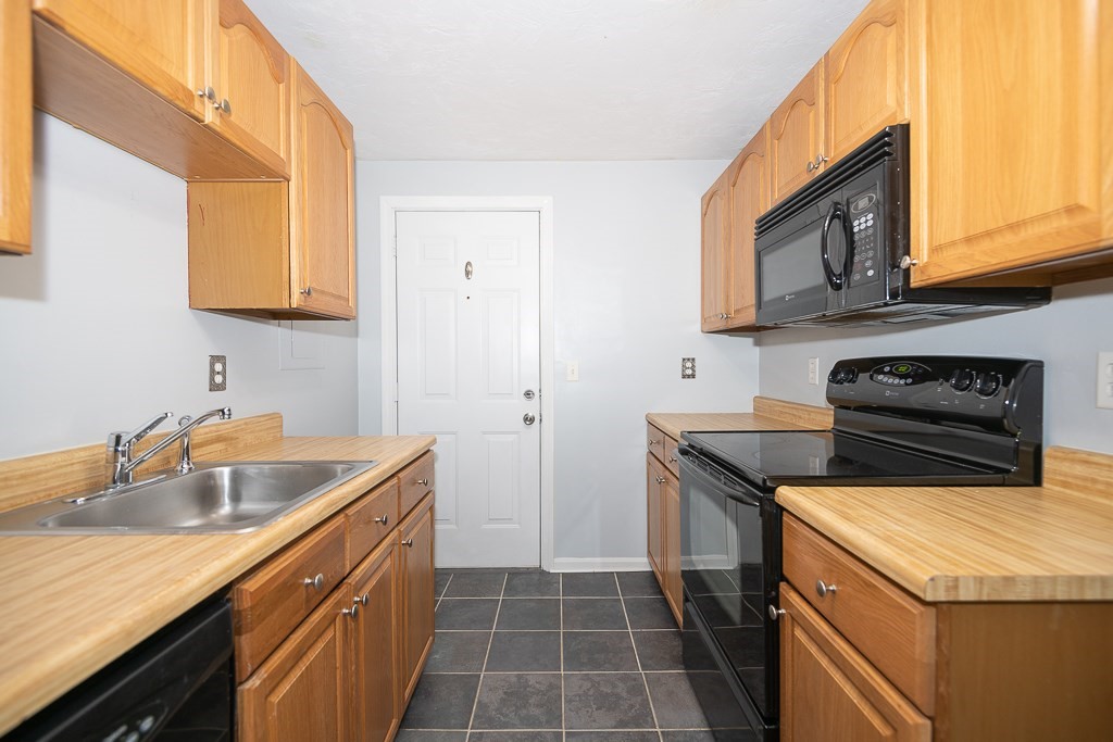 6 Inverness Avenue, Unit 8 Worcester, MA 01604 - Photo 22 of 28 Gallery Image 22