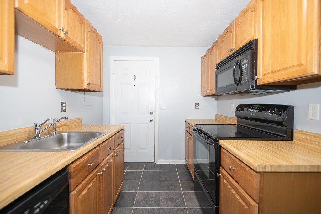 6 Inverness Avenue, Unit 8 Worcester, MA 01604 - Photo 25 of 28 Gallery Image 25
