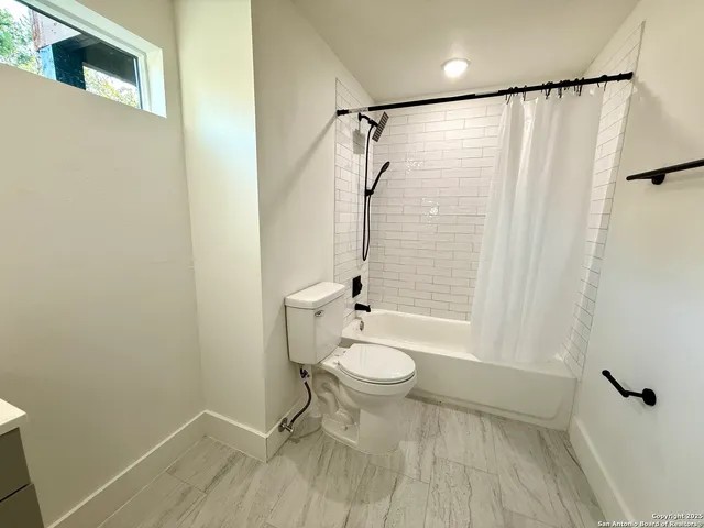 $1,025 | 2204 West San Antonio Street, Unit 3, New Braunfels, TX 78130