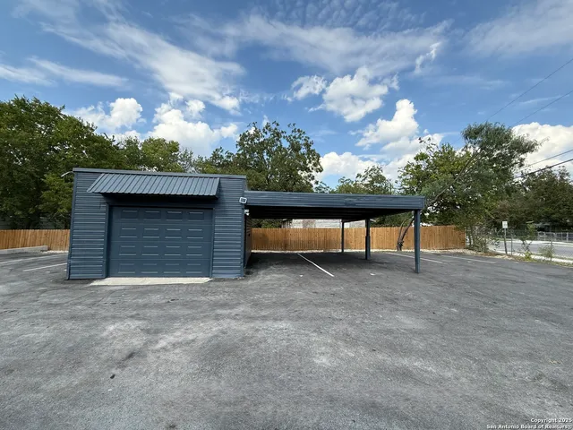 $1,025 | 2204 West San Antonio Street, Unit 3, New Braunfels, TX 78130