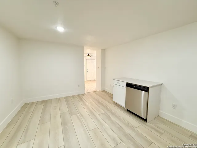 $1,025 | 2204 West San Antonio Street, Unit 3, New Braunfels, TX 78130