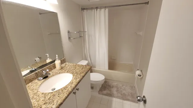 $4,999 | 950 Lavers Circle, Unit F109, Delray Beach, FL 33444