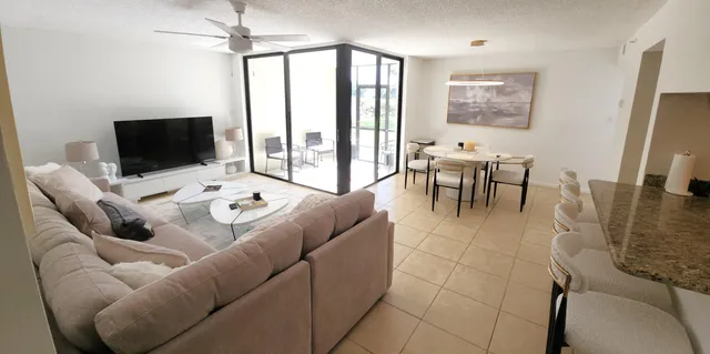 $4,999 | 950 Lavers Circle, Unit F109, Delray Beach, FL 33444