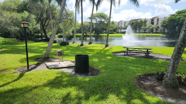 $4,999 | 950 Lavers Circle, Unit F109, Delray Beach, FL 33444