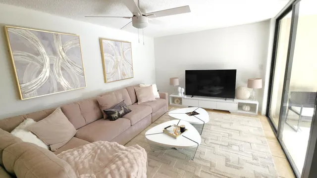 $4,999 | 950 Lavers Circle, Unit F109, Delray Beach, FL 33444