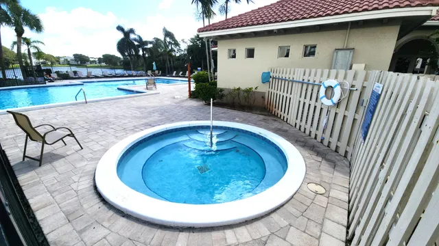 $4,999 | 950 Lavers Circle, Unit F109, Delray Beach, FL 33444