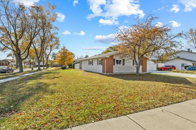 a front view of house with yard