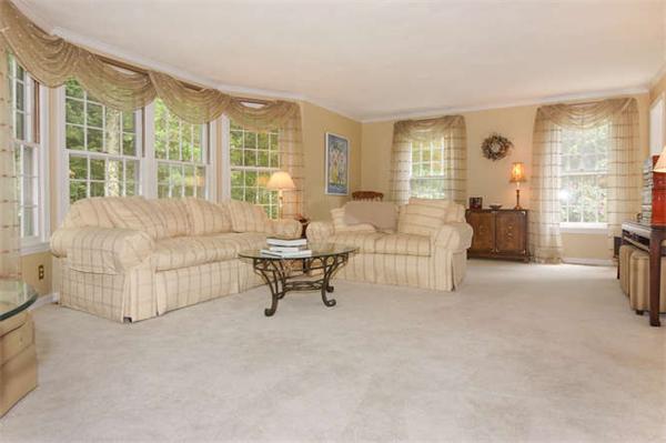 178 Prides Crossing Road Sudbury, MA 01776 - Photo 10 of 27 Gallery Image 10