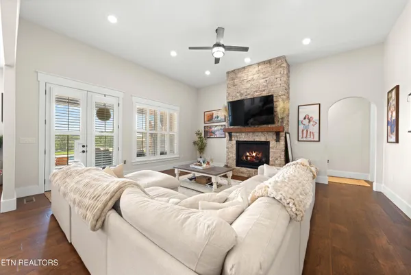 $3,500,000 | 6419 Highway 70, Crossville, TN 38571