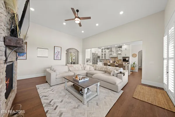 $3,500,000 | 6419 Highway 70, Crossville, TN 38571