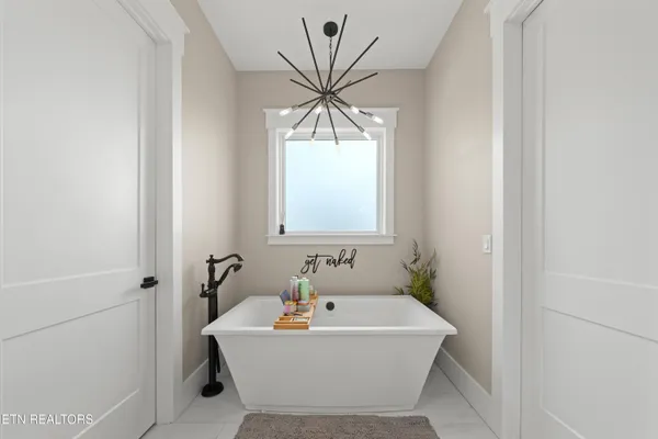 $3,500,000 | 6419 Highway 70, Crossville, TN 38571