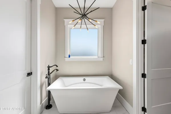 $3,500,000 | 6419 Highway 70, Crossville, TN 38571