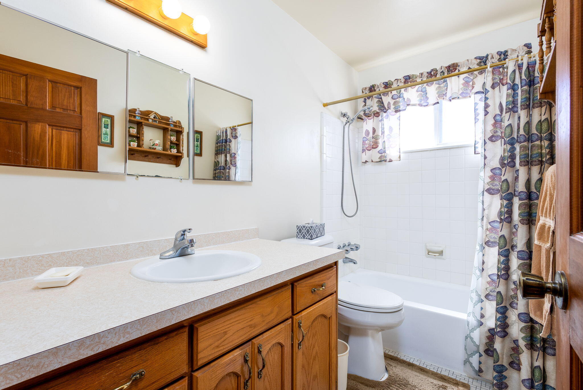 428 Meadow Lane Rochester, MI 48307 - Photo 25 of 40 24-web-or-mls-428 Meadow Lane-24
