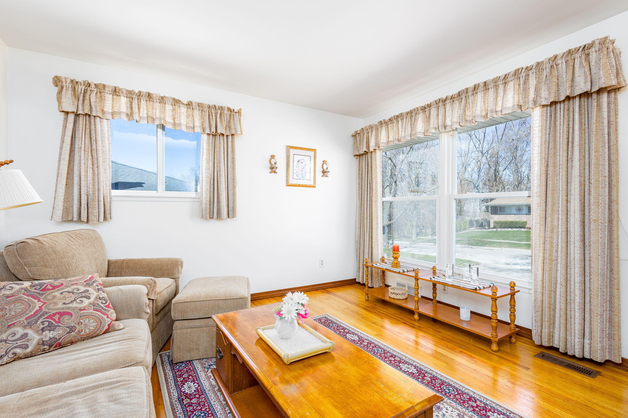 428 Meadow Lane Rochester, MI 48307 - Photo 6 of 40 9-web-or-mls-428 Meadow Lane-9