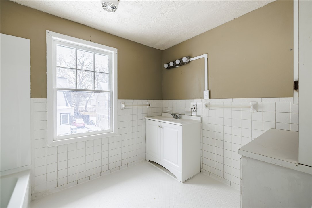 8 Emanon Street Rochester, NY 14621 - Photo 10 of 14