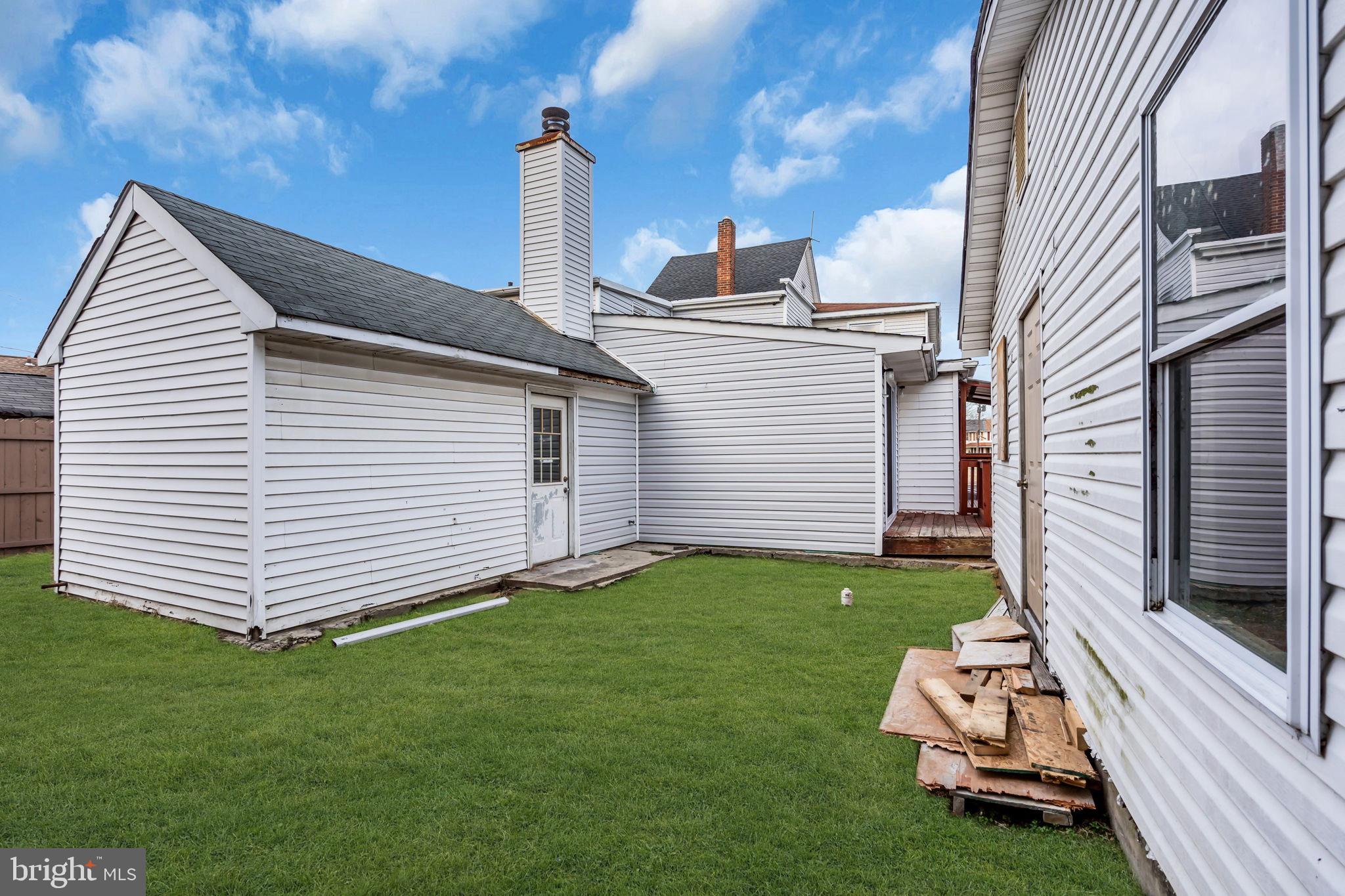 210 Kossuth Street, Unit B Riverside, NJ 08075 - Photo 7 of 10 a view of a backyard with sitting area