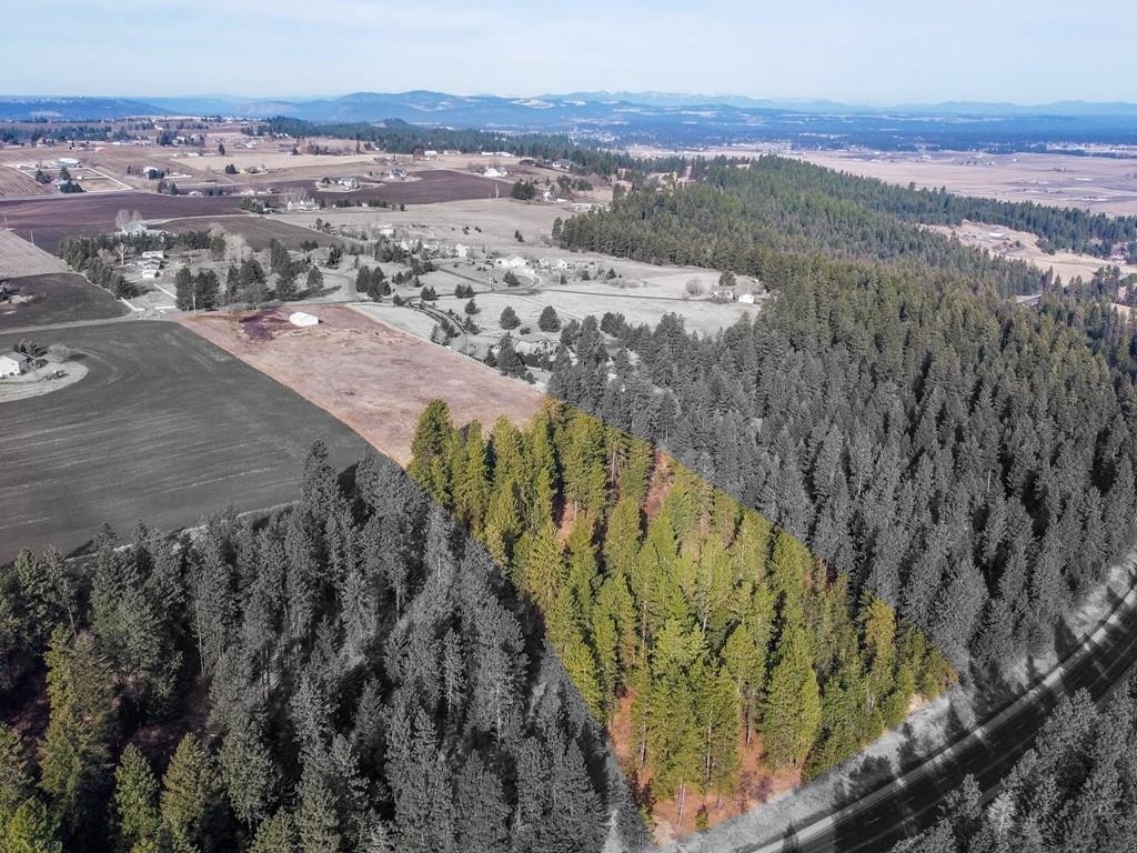 8112 North Jensen Road Spokane, WA 99217 - Photo 1 of 21