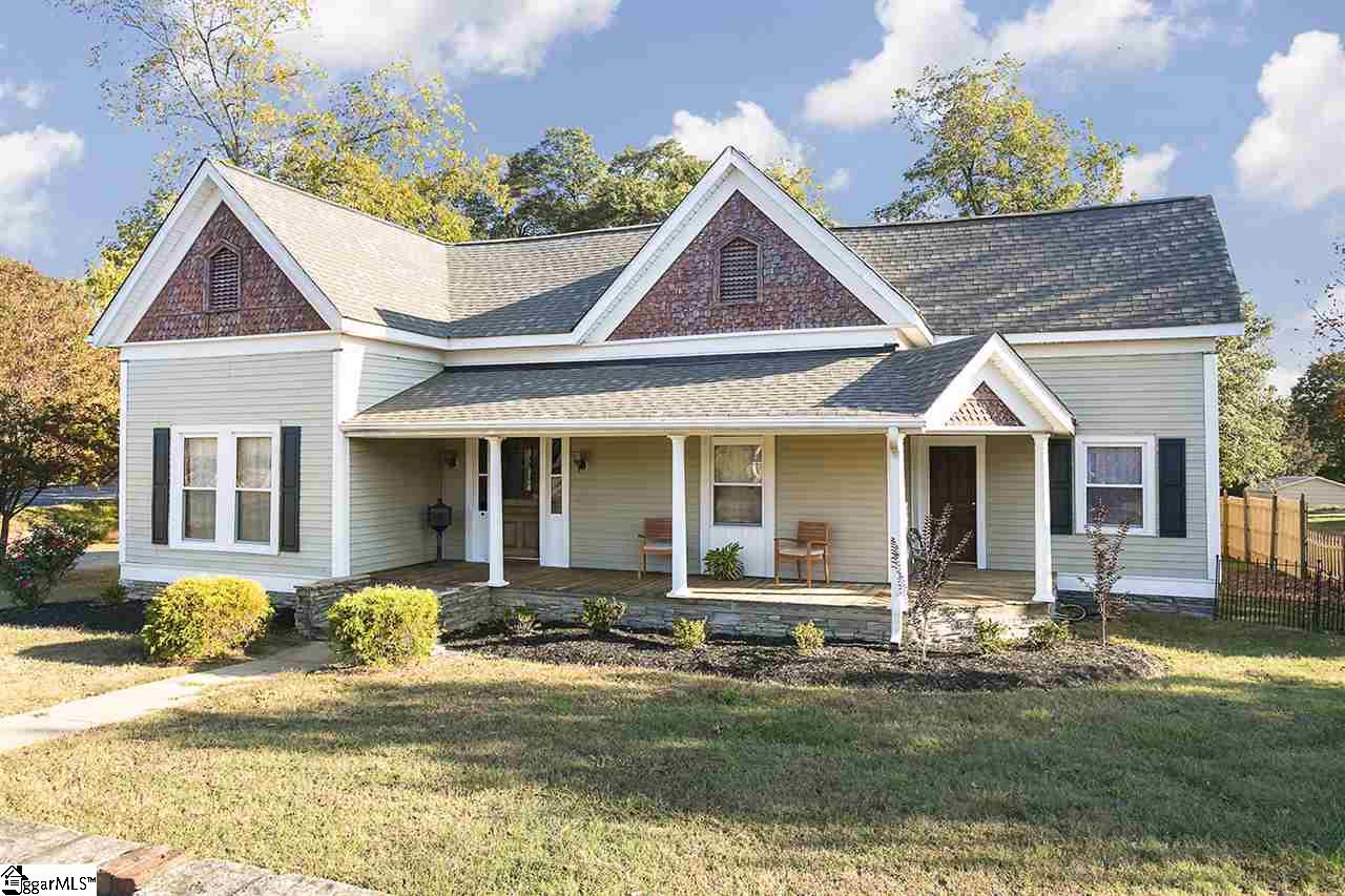 304 North Main Street Fountain Inn, SC 29644 - Photo 1 of 22