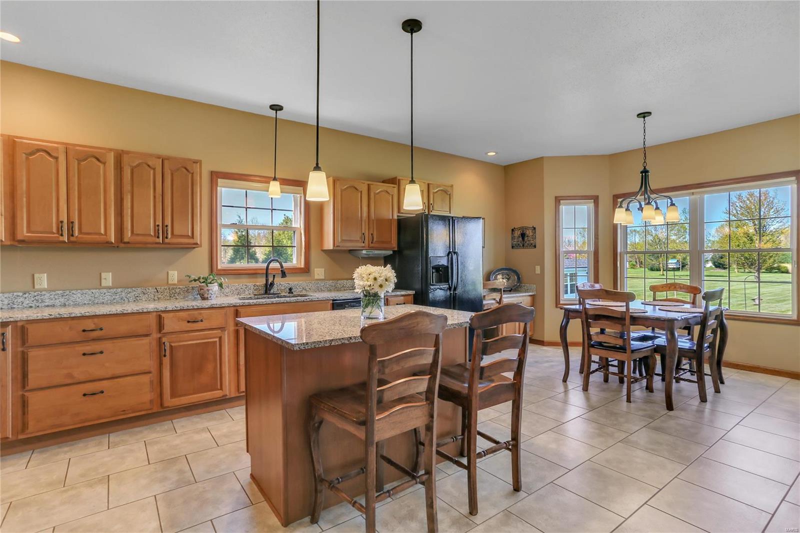 4807 South Hazel Road Edwardsville, IL 62025 - Photo 12 of 36 Gallery Image 12