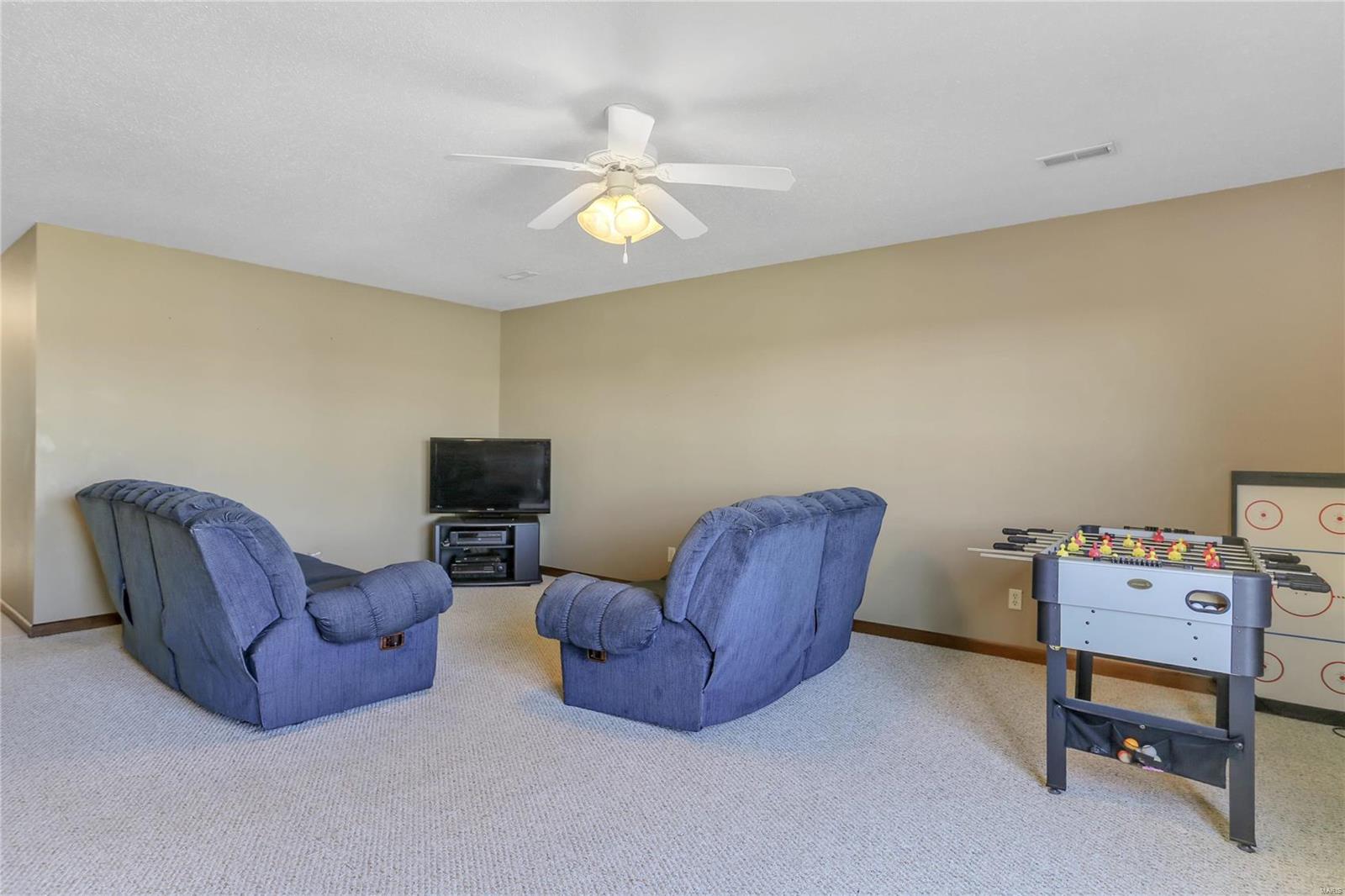 4807 South Hazel Road Edwardsville, IL 62025 - Photo 27 of 36 Gallery Image 27