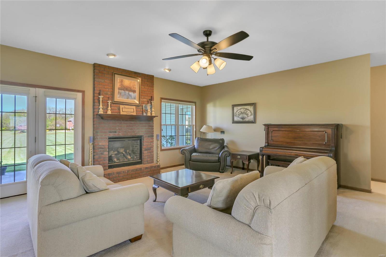 4807 South Hazel Road Edwardsville, IL 62025 - Photo 8 of 36 Gallery Image 8