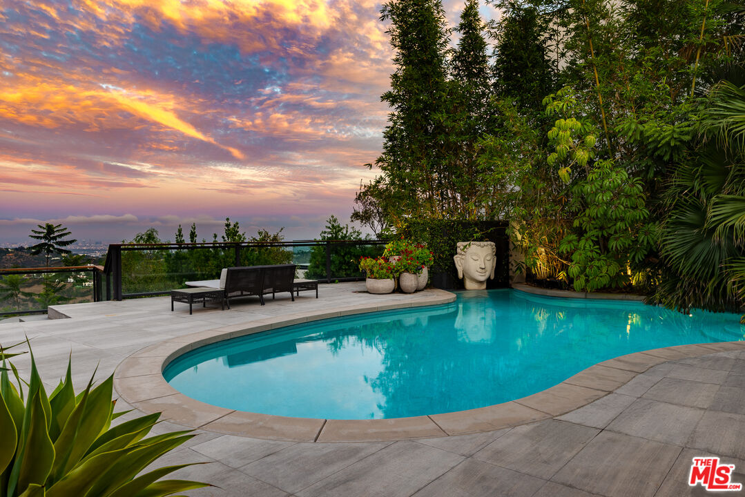 2052 Stradella Road Los Angeles, CA 90077 - Photo 30 of 34 Gallery Image 30