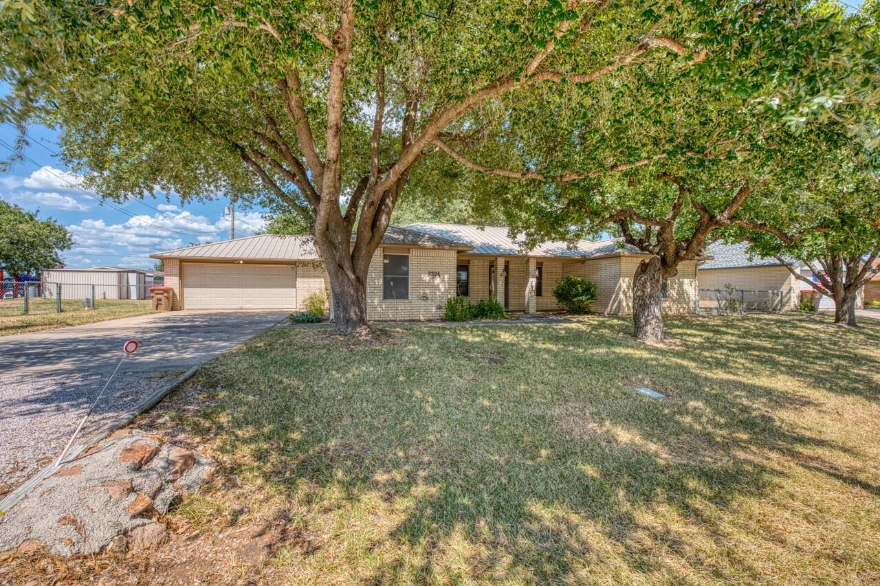 2224 Ridgeview Drive Kingsland, TX 78639 - Photo 2 of 34 Gallery Image 2