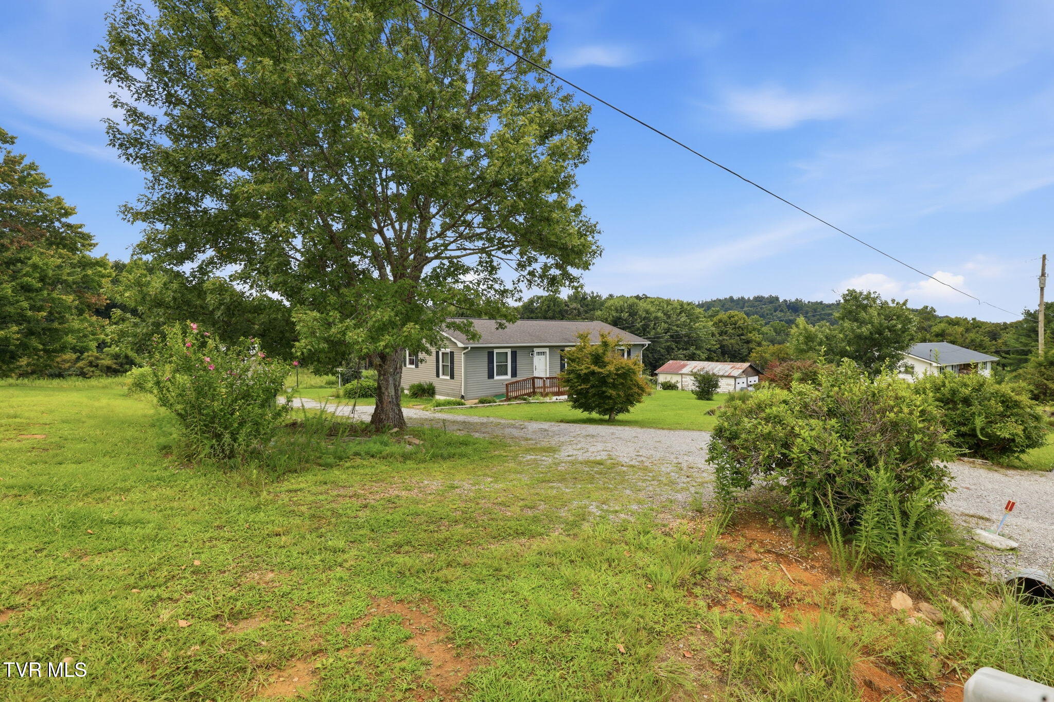 2060 Fishpond Road Chuckey, TN 37641 - Photo 2 of 30 2-web-or-mls-DZ3A7287
