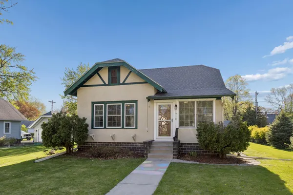 $279,900 | 1715 Greeley Avenue North, Glencoe, MN 55336